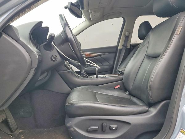 2017 INFINITI Q50