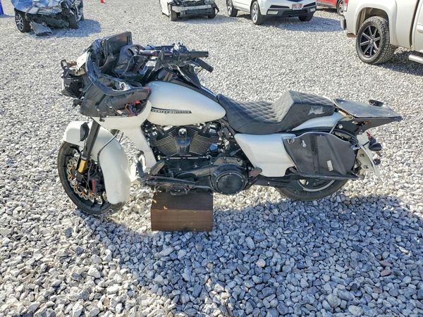 2018 HARLEY-DAVIDSON FL