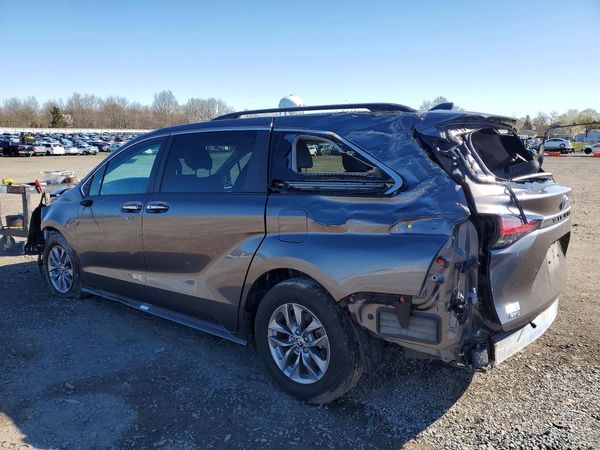 2022 TOYOTA SIENNA