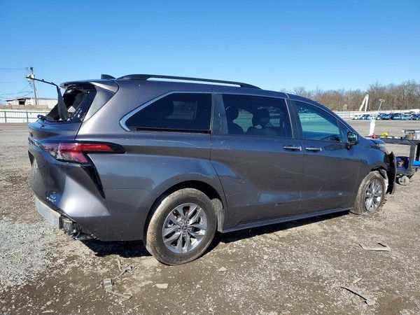 2022 TOYOTA SIENNA