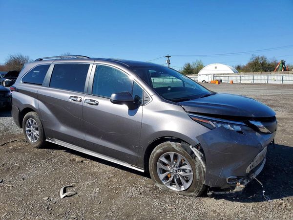 2022 TOYOTA SIENNA