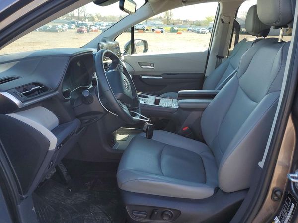 2022 TOYOTA SIENNA