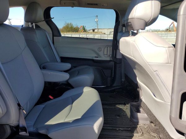 2022 TOYOTA SIENNA