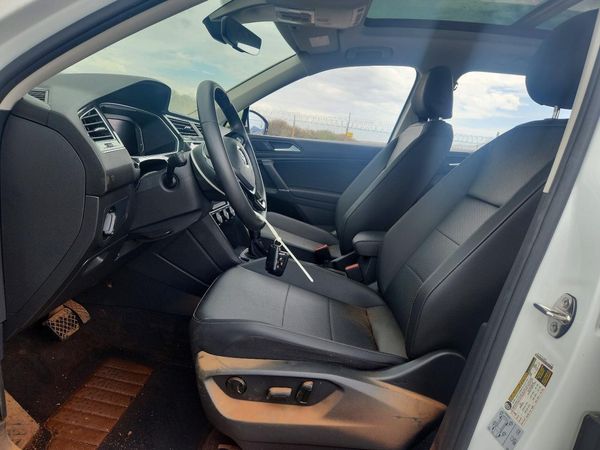 2020 VOLKSWAGEN TIGUAN SE, SEL