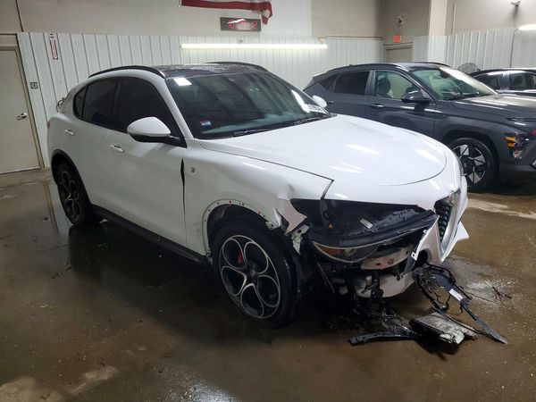 2022 ALFA ROMEO STELVIO