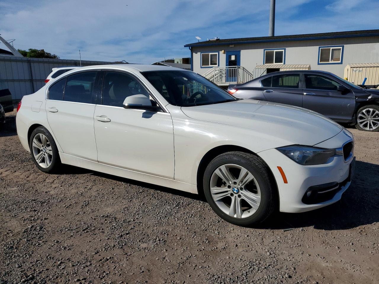 2017 BMW 330