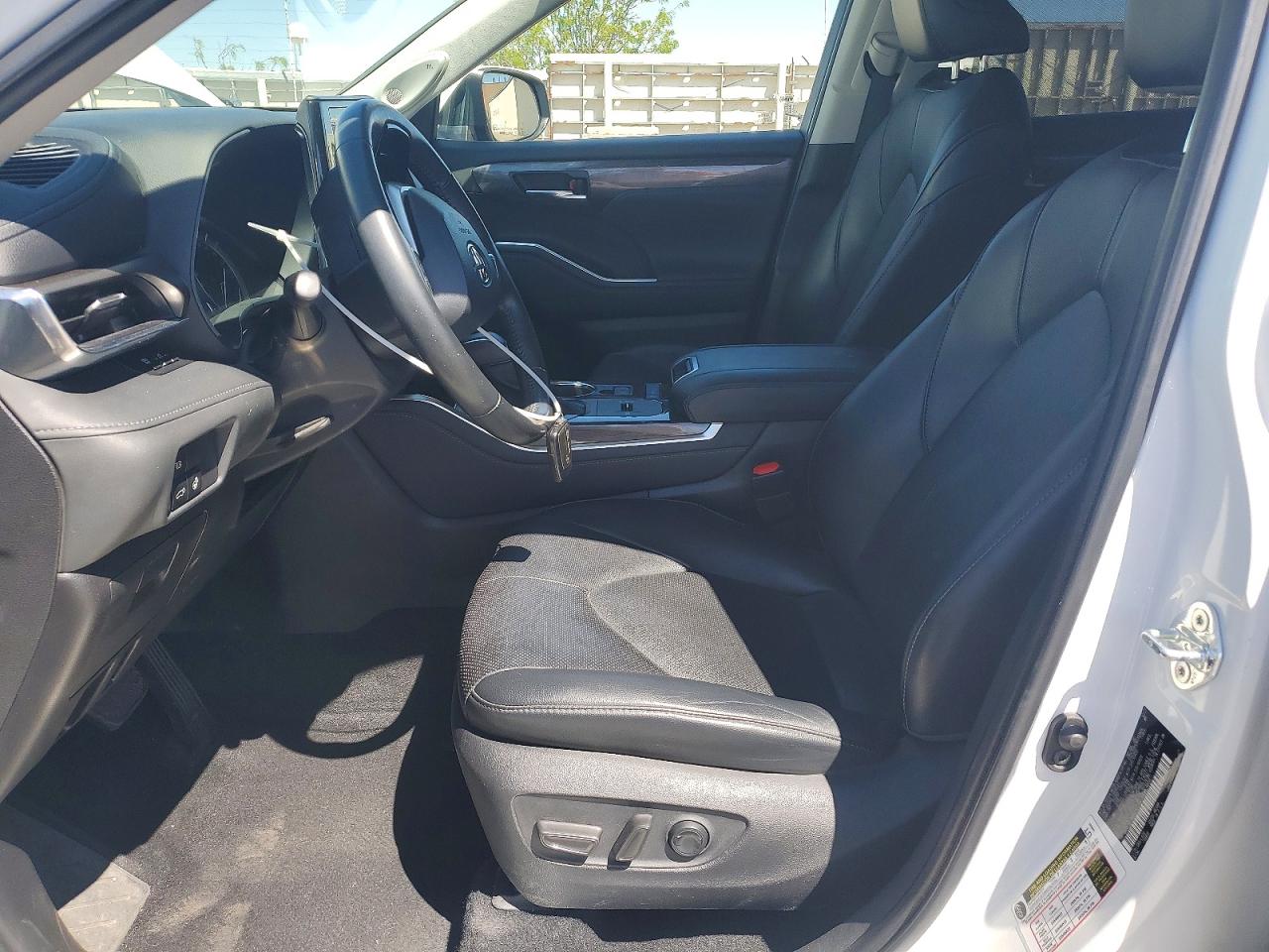 2022 TOYOTA HIGHLANDER Limited