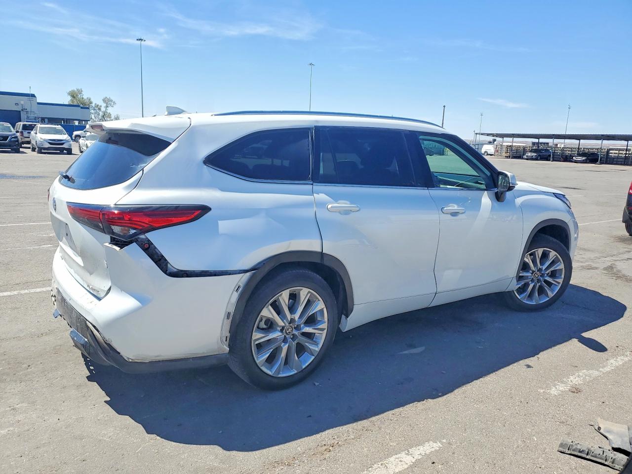 2022 TOYOTA HIGHLANDER Limited