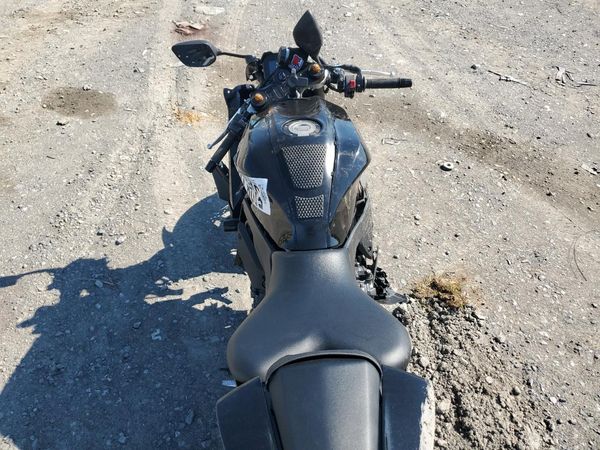 2025 YAMAHA YZFR7