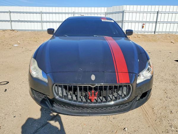 2015 MASERATI QUATTROPORTE Essence