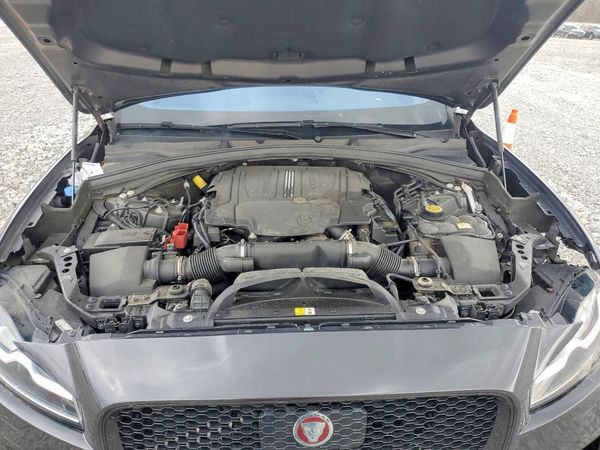 2020 JAGUAR F-PACE S — Engine bay