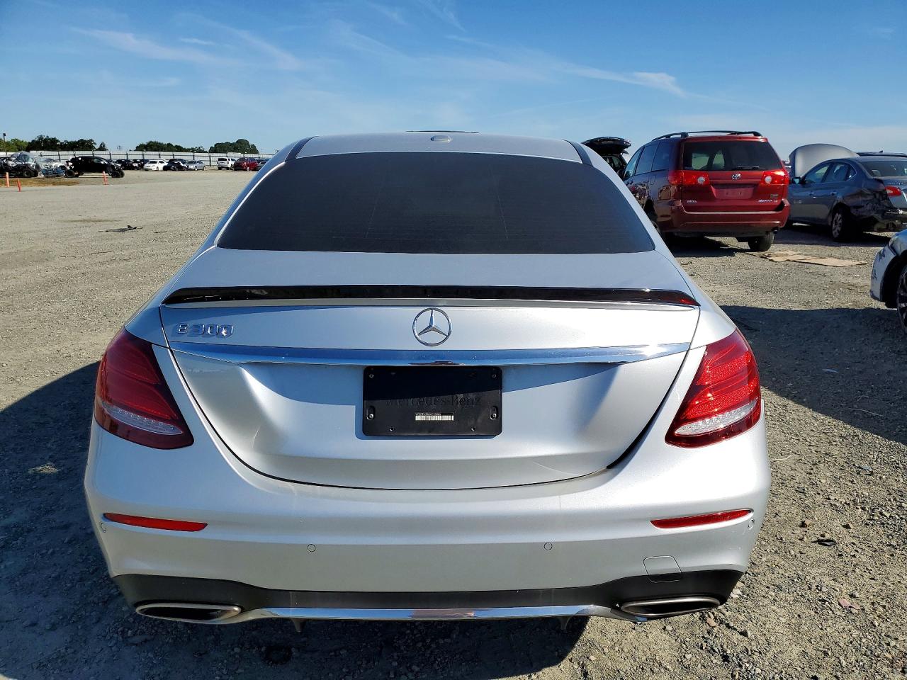 2017 MERCEDES-BENZ E E300