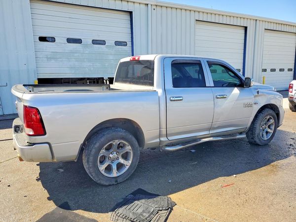 2015 RAM 1500 ST CREW CAB 4X2