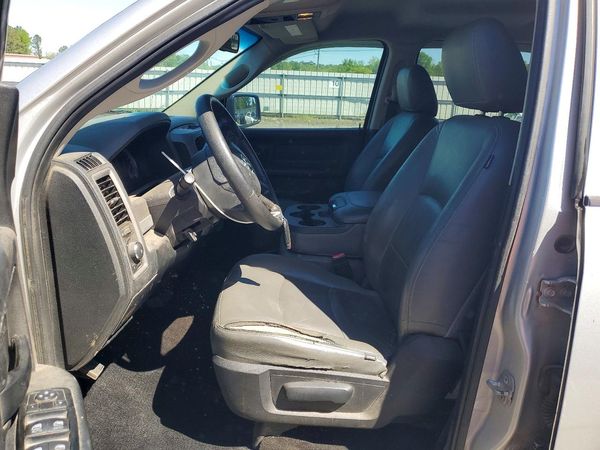 2015 RAM 1500 ST CREW CAB 4X2