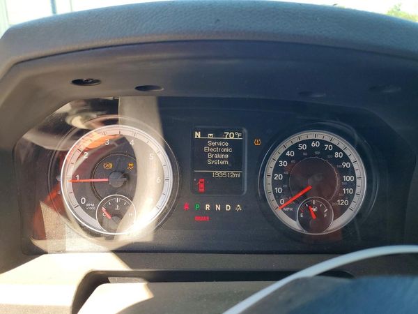 2015 RAM 1500 ST CREW CAB 4X2