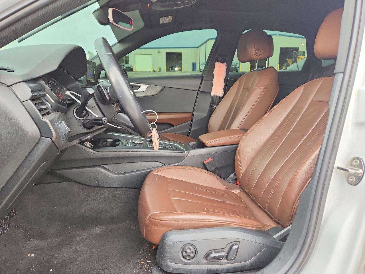 2019 AUDI A4 Premium, Titanium