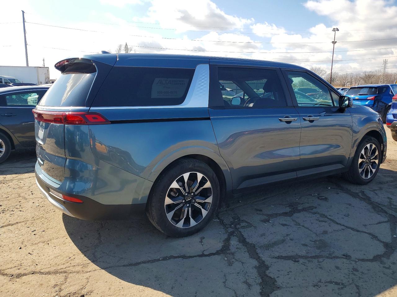 2024 KIA CARNIVAL EX