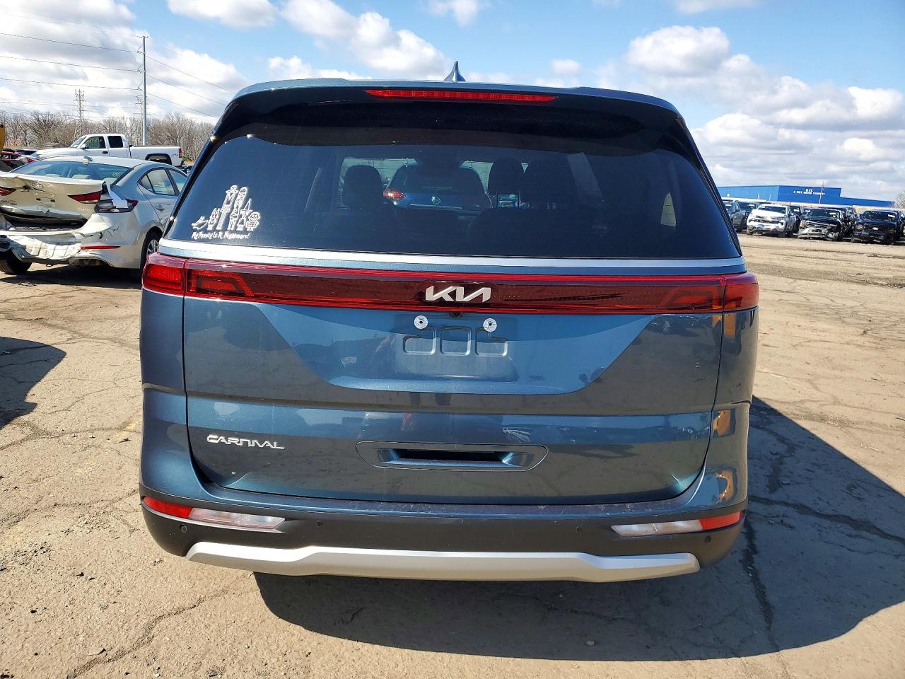 2024 KIA CARNIVAL EX