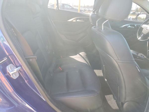 2017 INFINITI QX30