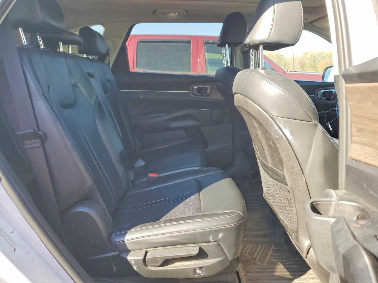 2023 KIA SORENTO S