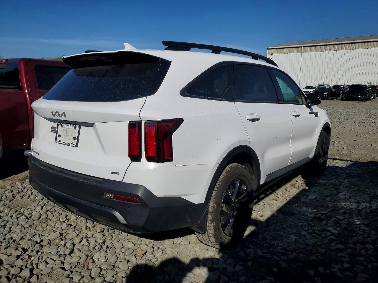 2023 KIA SORENTO S