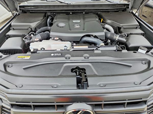 2025 LEXUS GX 550 — Engine bay