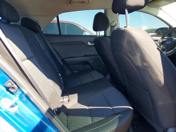 2021 KIA RIO 5-DOOR LX, S