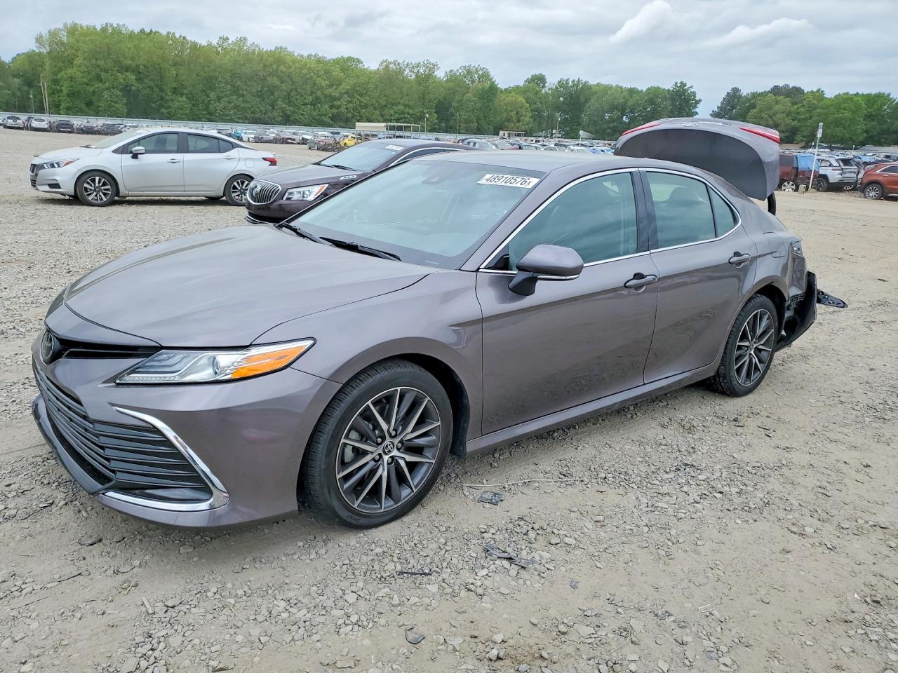 2023 TOYOTA CAMRY XLE — Front 3/4