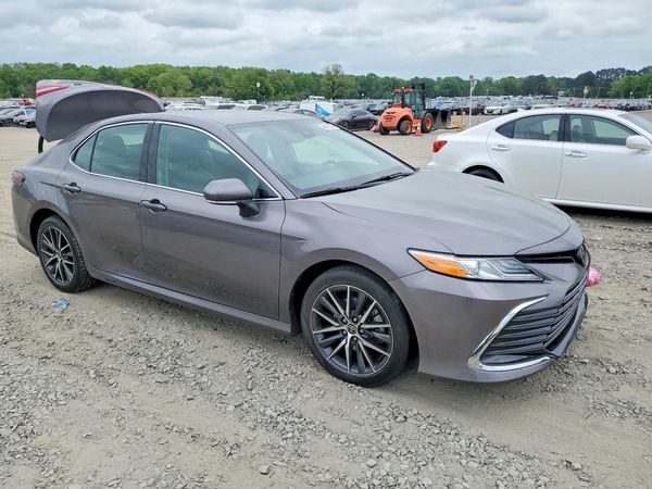 2023 TOYOTA CAMRY XLE — Passenger 3/4
