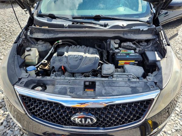 2014 KIA SPORTAGE LX — Engine bay