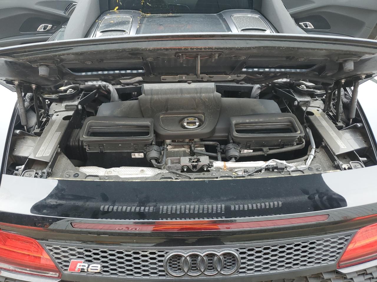 2022 AUDI R8