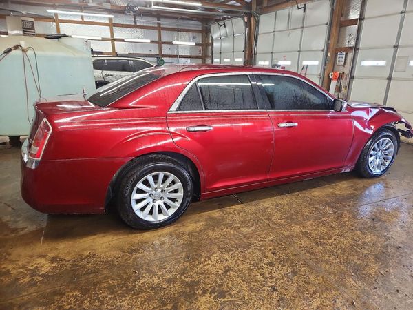2013 CHRYSLER 300 Base/Limited