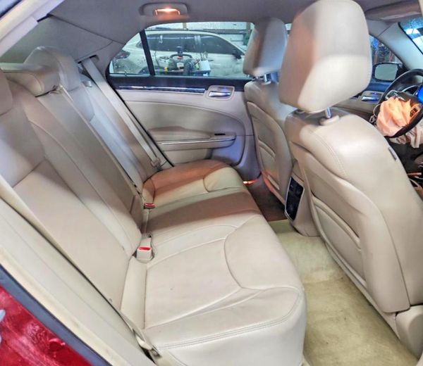 2013 CHRYSLER 300 Base/Limited