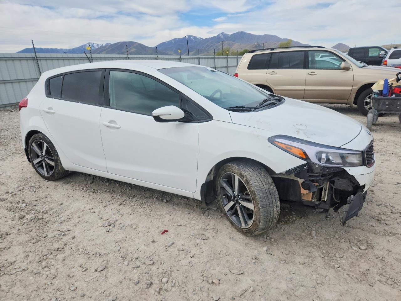 2017 KIA FORTE LX