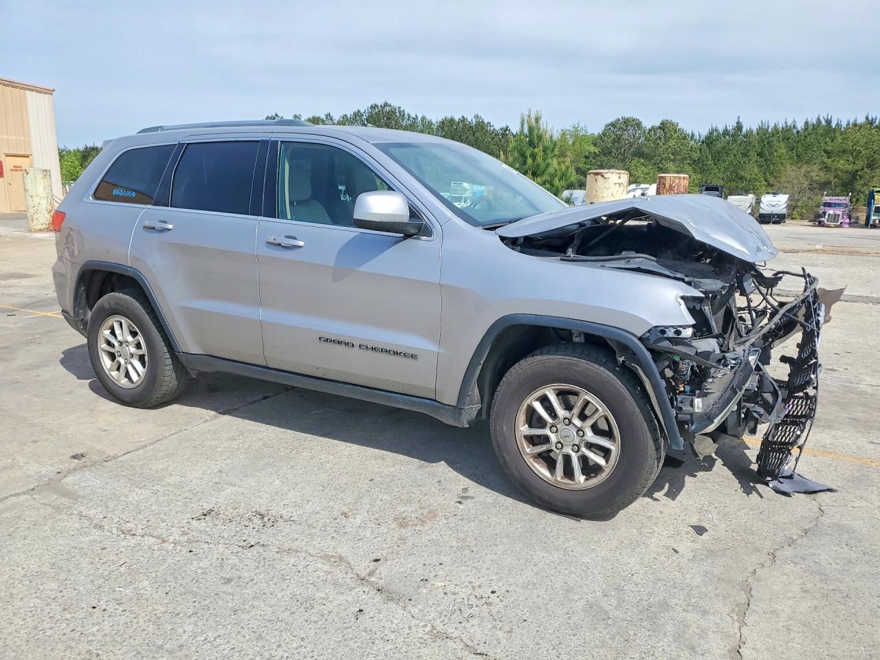 2018 JEEP GRAND CHEROKEE LAREDO 4X2