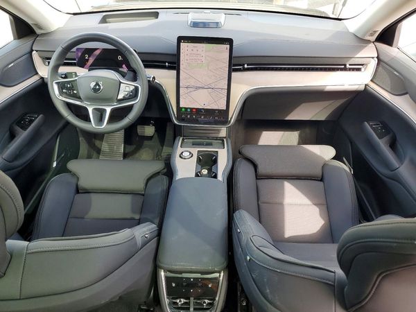 2025 VOLVO EX90