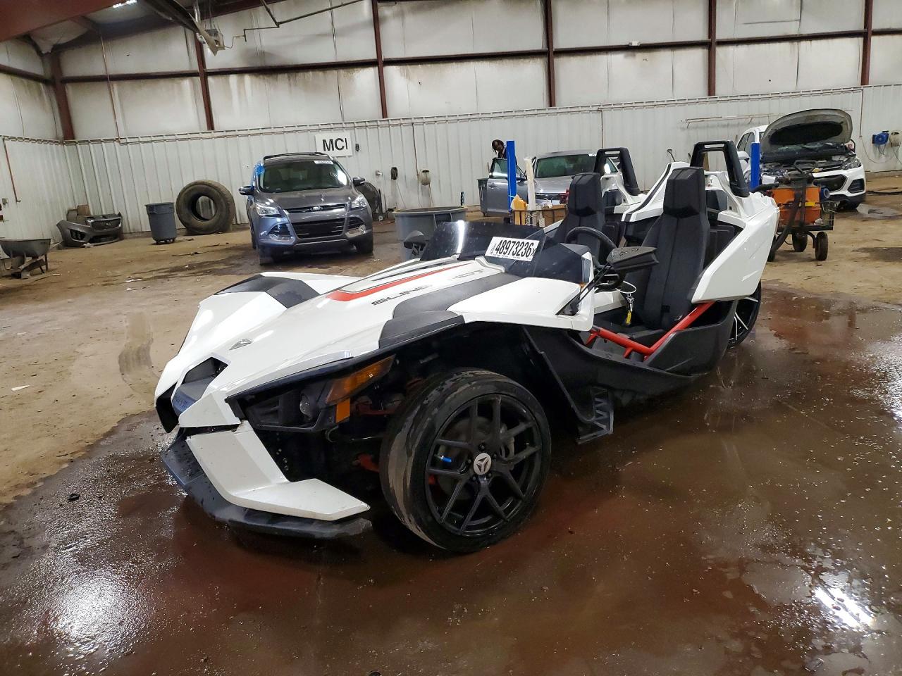 2016 POLARIS SLINGSHOT Open Cab