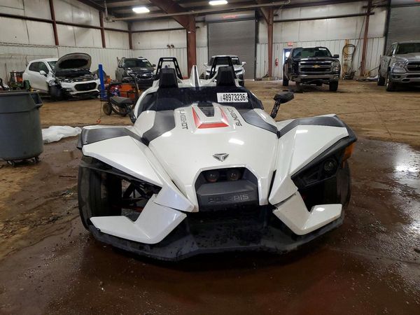 2016 POLARIS SLINGSHOT Open Cab