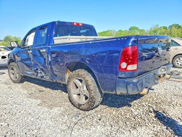 2015 RAM 1500 ST QUAD CAB 4X2