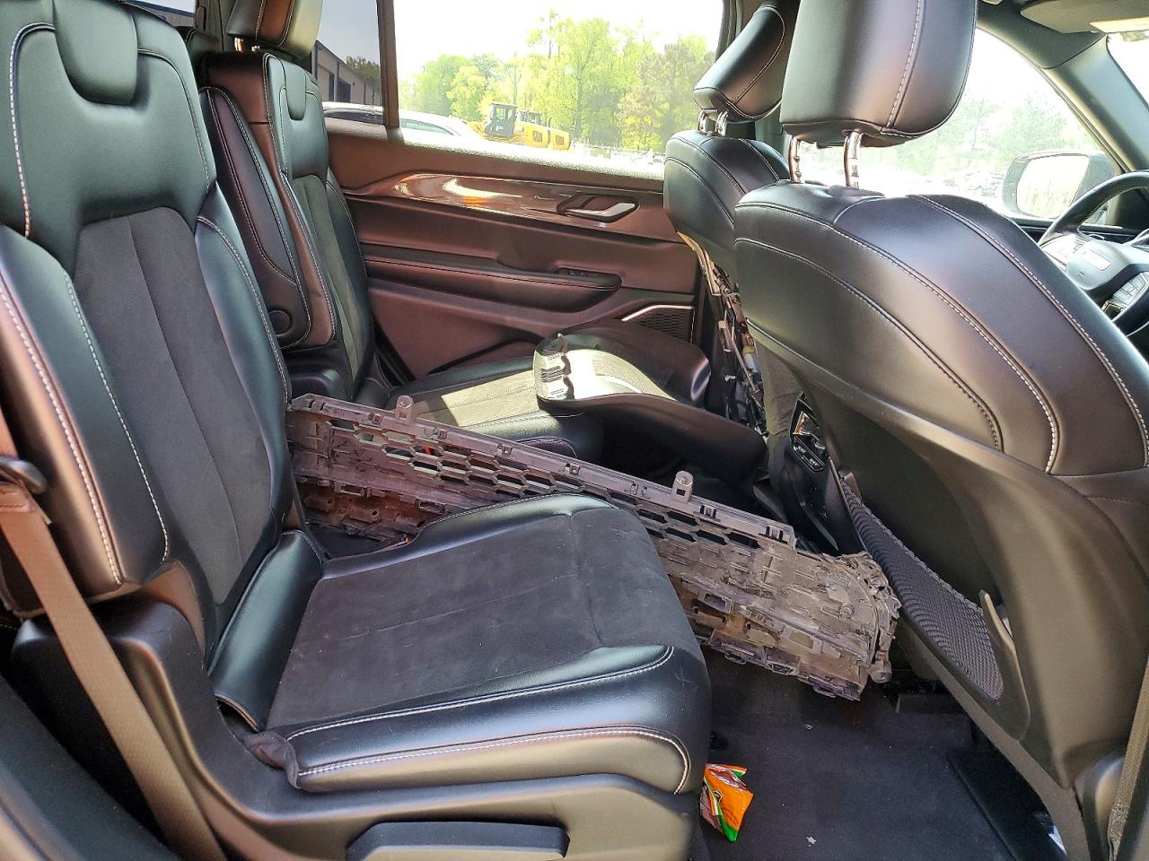 2021 JEEP GRAND CHEROKEE L LAREDO 4X4