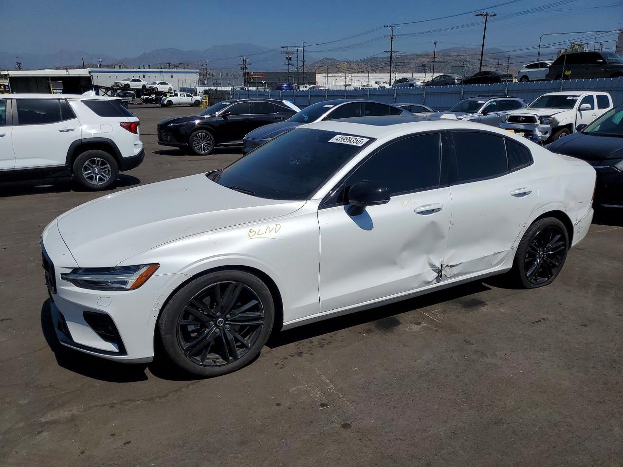 2024 VOLVO S60 Plus Black Edition