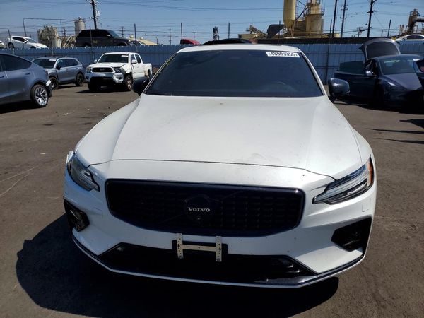 2024 VOLVO S60 Plus Black Edition
