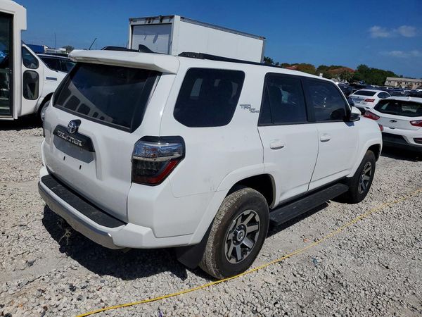 2024 TOYOTA 4RUNNER