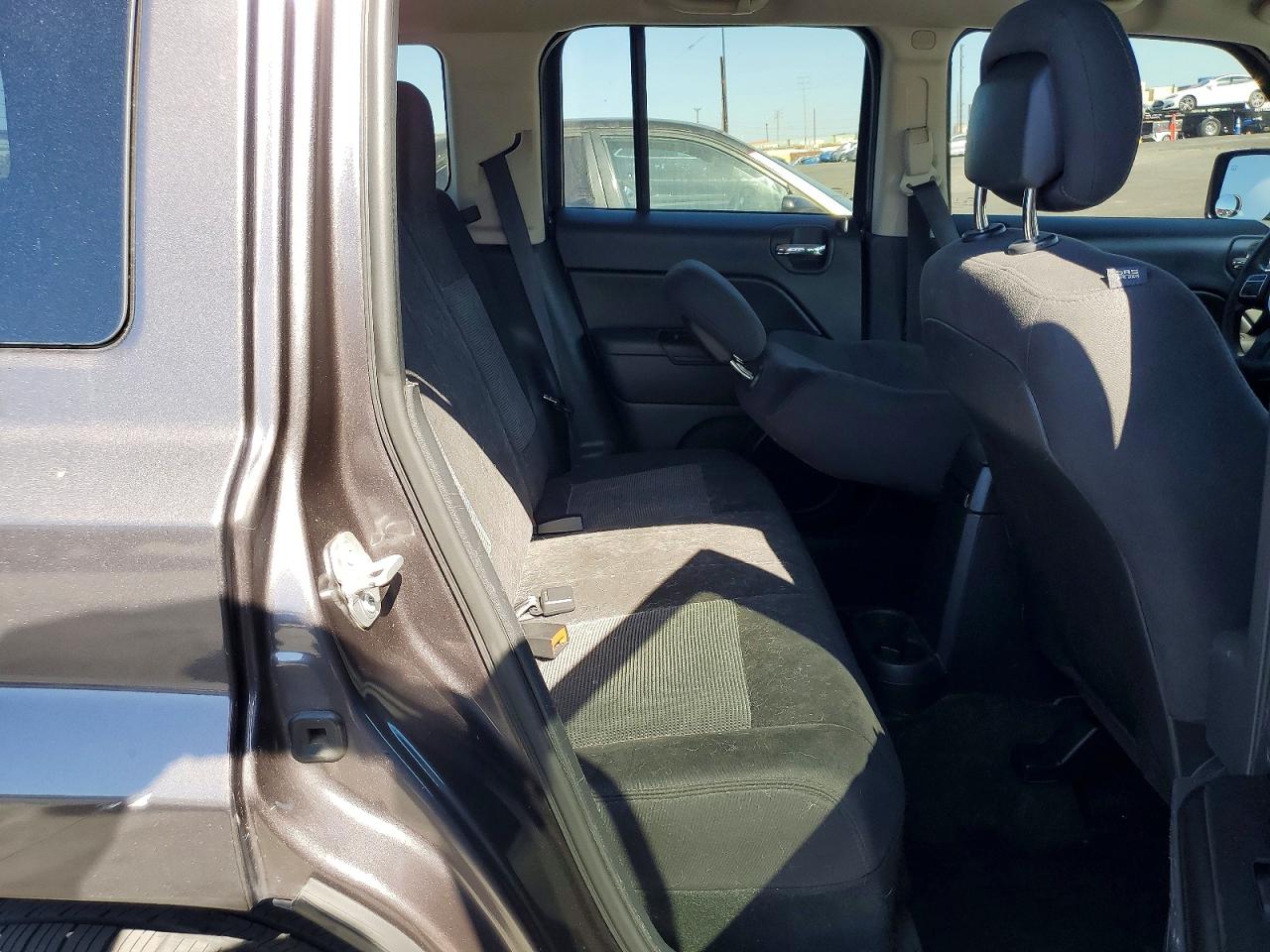 2016 JEEP PATRIOT SPORT FWD