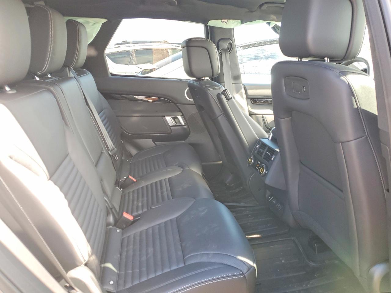 2026 LAND ROVER DISCOVERY P300 S