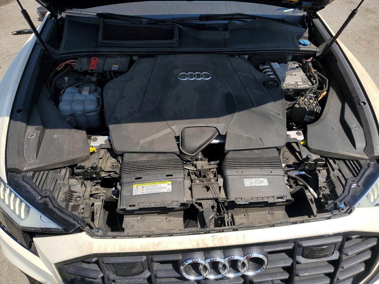 2021 AUDI Q8