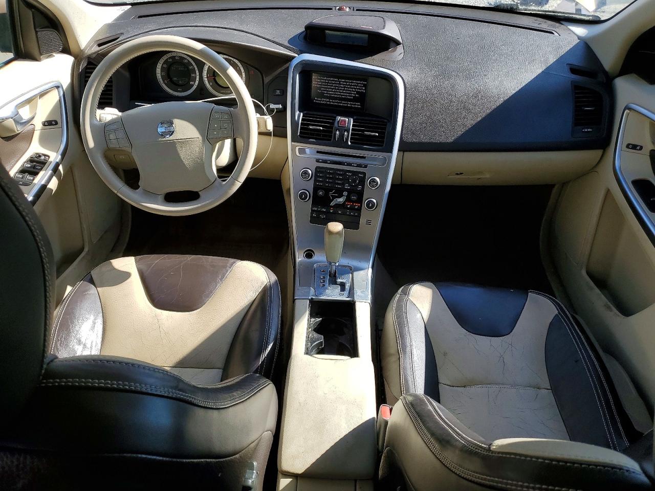 2010 VOLVO XC60