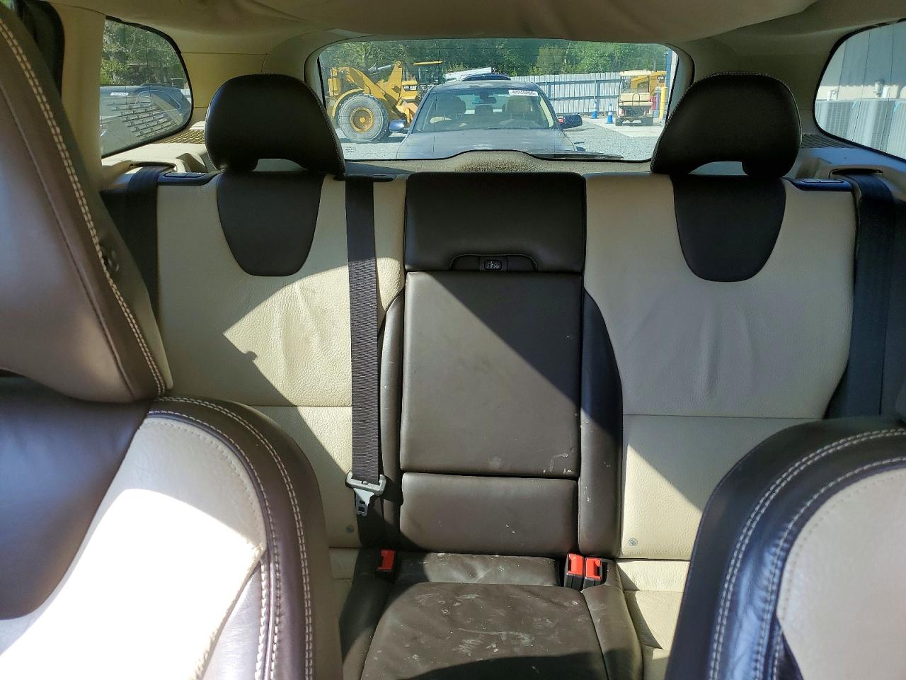 2010 VOLVO XC60
