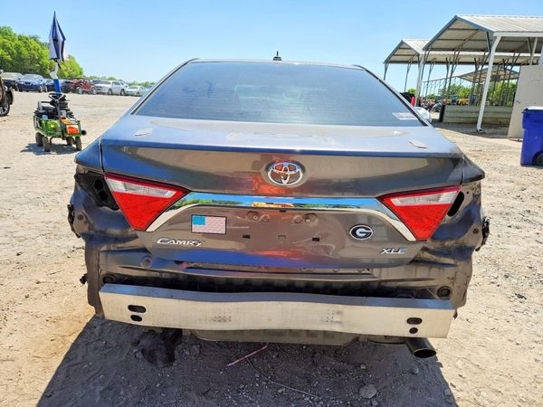 2015 TOYOTA CAMRY