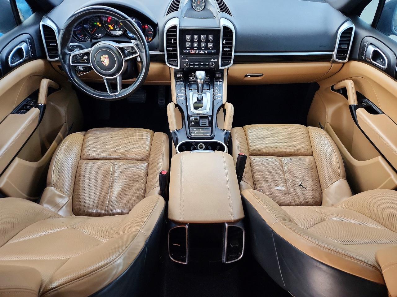 2017 PORSCHE CAYENNE